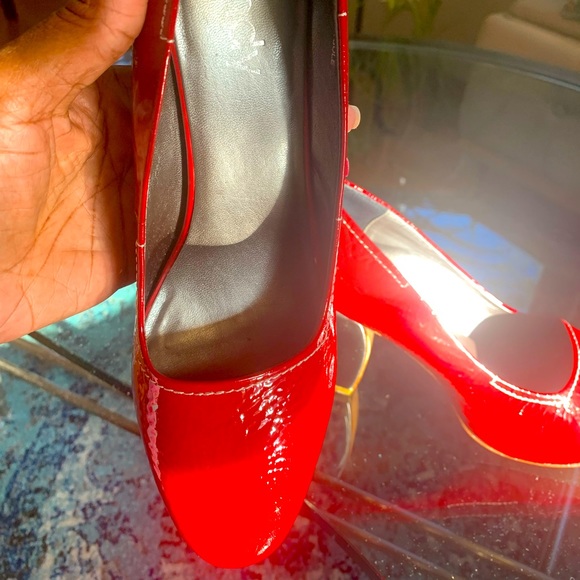 ✨Cindy✨ Color-Block Candy 🍎 Red & Metallic Silver Patent Arched Pumps - Picture 5 of 8